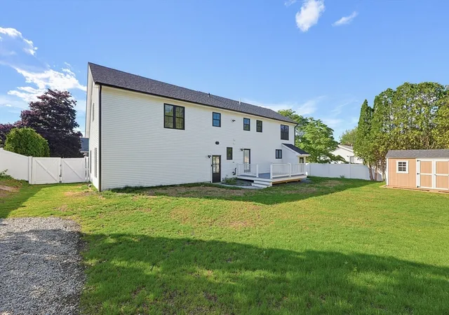 36th image of 8 Vassar Dr, Milford, MA 01757 | MLS# 73541825