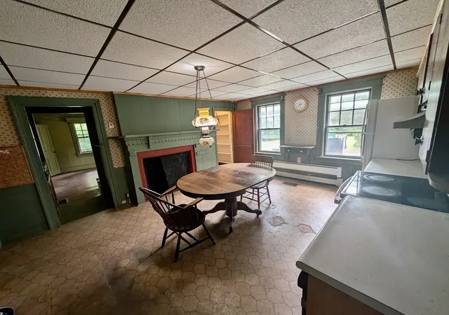 3rd image of 21 S St, Westborough, MA 01581