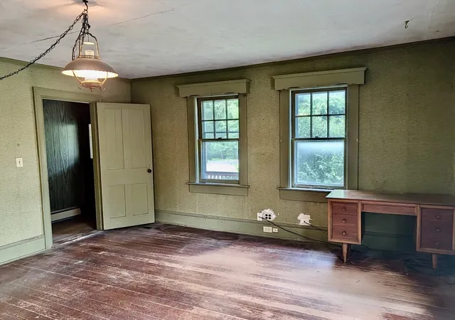 5th image of 21 S St, Westborough, MA 01581