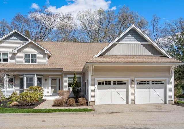 3rd image of 3 Summerland Wy, Worcester, MA 01609