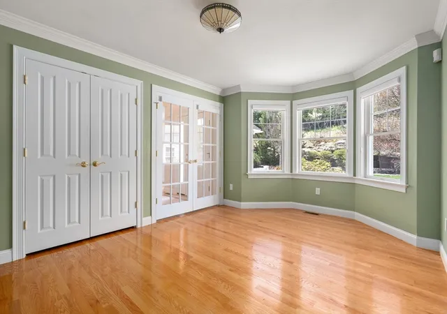 5th image of 3 Summerland Wy, Worcester, MA 01609