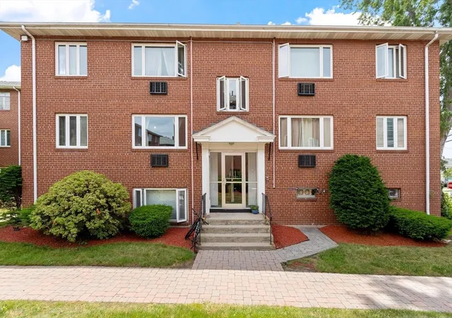 2nd image of 186 Lexington St, Watertown, MA 02472