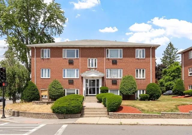 1st image of 186 Lexington St #7, Watertown, MA 02472 | MLS# 73547108