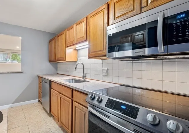 2nd image of 800 Governors Dr #6, Winthrop, MA 02152 | MLS# 73525062