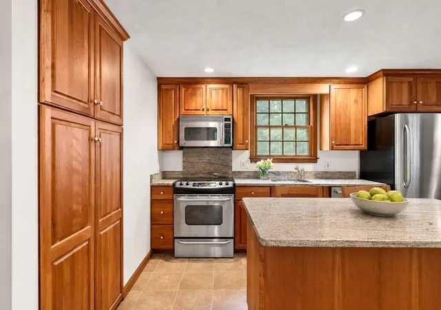 Photo 3 of Sale Pending at 4 Heard Dr, Ipswich, MA 01938 | MLS# 73567742 | Listing updated on 2026-09-04