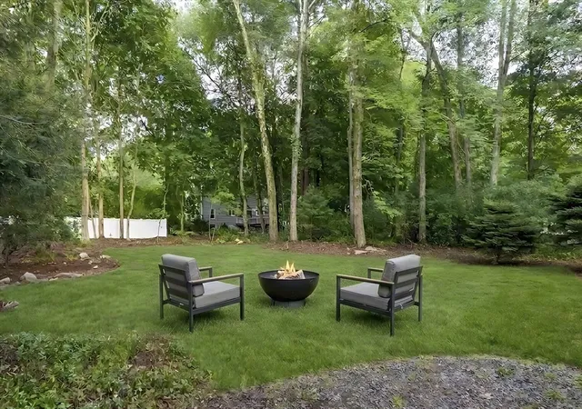 33rd image of 14 Travis Dr, Framingham, MA 01702 | MLS# 73558669