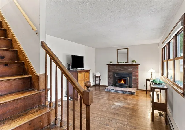 Photo 3 of Single family home for sale at 19 Pembroke St, Marlborough, MA 01752 | MLS# 73557426 | Listing updated on 2026-08-04