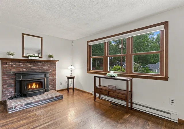 Photo 4 of Single family home for sale at 19 Pembroke St, Marlborough, MA 01752 | MLS# 73557426 | Listing updated on 2026-08-04