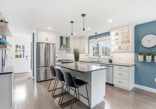 5th image of 19 Farm Rd, Plymouth, MA 02360 | MLS# 73517419