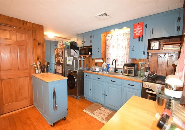 5th image of 16 Circuit Rd E, Yarmouth, MA 02601 | MLS# 73567842