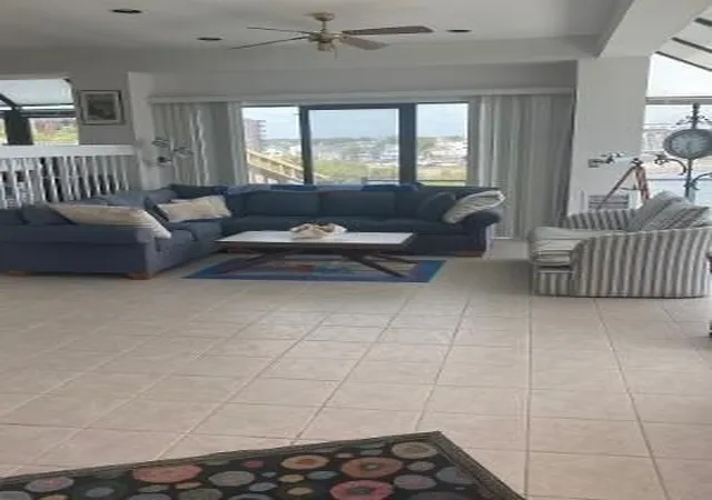 3rd image of 30 Oceanside Dr, Hull, MA 02045