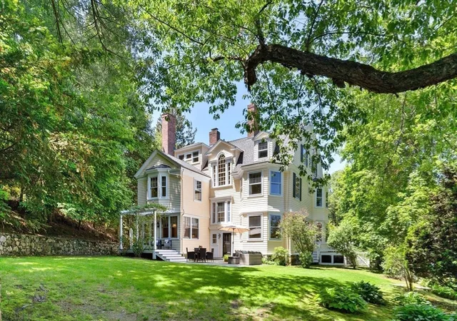 4th image of 10 Eliot Road, Lexington, MA 02421 | MLS# 73390121