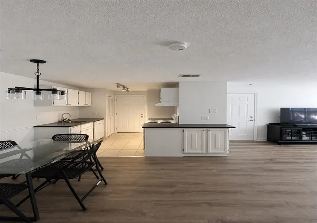4th image of 14 Walden Dr #4, Natick, MA 01760 | MLS# 73548357