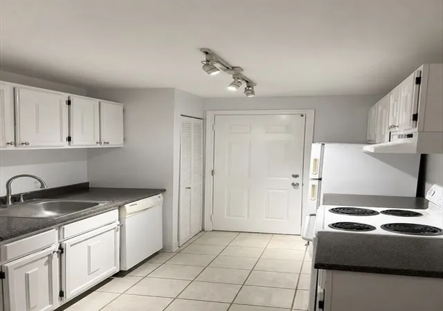 5th image of 14 Walden Dr #4, Natick, MA 01760 | MLS# 73548357