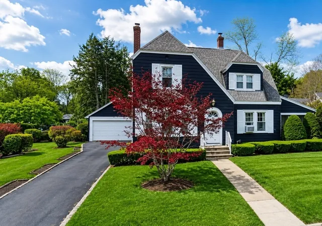 1st image of 24 Lindbergh Ave, Holyoke, MA 01040 | MLS# 73566253