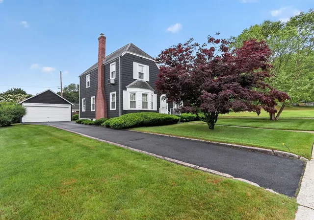 2nd image of 24 Lindbergh Ave, Holyoke, MA 01040 | MLS# 73566253