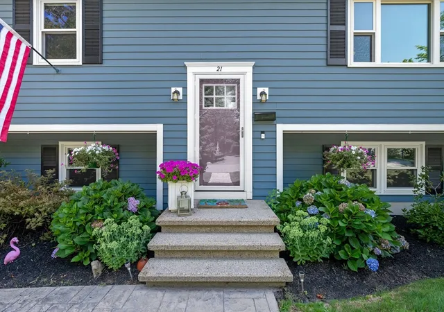 3rd image of 21 Border Rd, Reading, MA 01867 | MLS# 73564919