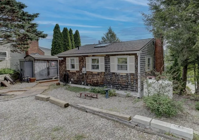 Homes for sale in Holland, MA | 31 Pine Tree Dr, Holland, MA 01521 | MLS# 73543010