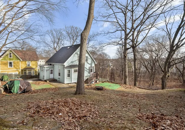 4th image of 27 Rowe St, Roslindale, MA 02131 | MLS# 73326442