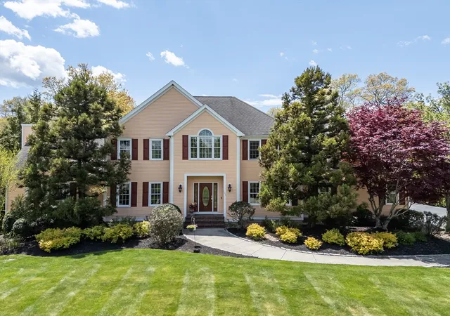 1st image of 101 Meadowbrook Ln, Westport, MA 02790 | MLS# 73520012