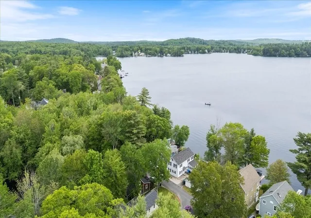 3rd image of 12 Shore Rd, Merrimac, MA 01860 | MLS# 73499096