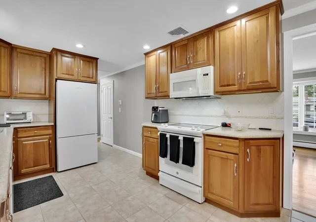 Homes for sale in Springfield, MA | 125 East Allen Ridge Road, Springfield, MA 01118 | MLS# 73543322