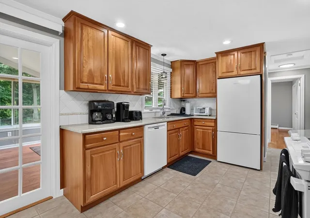 Homes for sale in Springfield, MA | 125 East Allen Ridge Road, Springfield, MA 01118 | MLS# 73543322