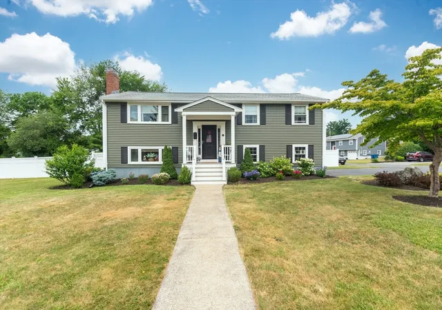 Homes for sale in Canton, MA | 3 Fencourt Rd, Canton, MA 02021 | MLS# 73547752