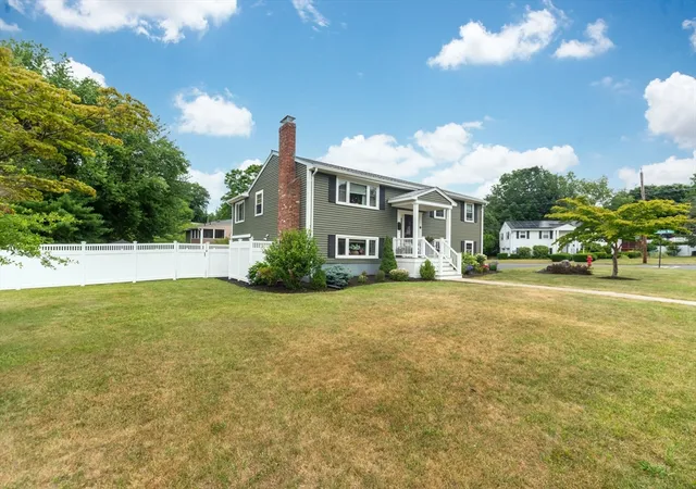 Homes for sale in Canton, MA | 3 Fencourt Rd, Canton, MA 02021 | MLS# 73547752