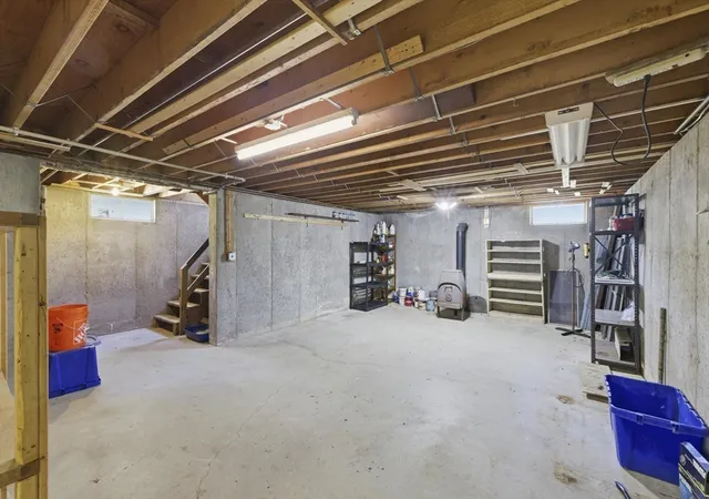 34th image of 20 Felix St, Chicopee, MA 01020 | MLS# 73533230