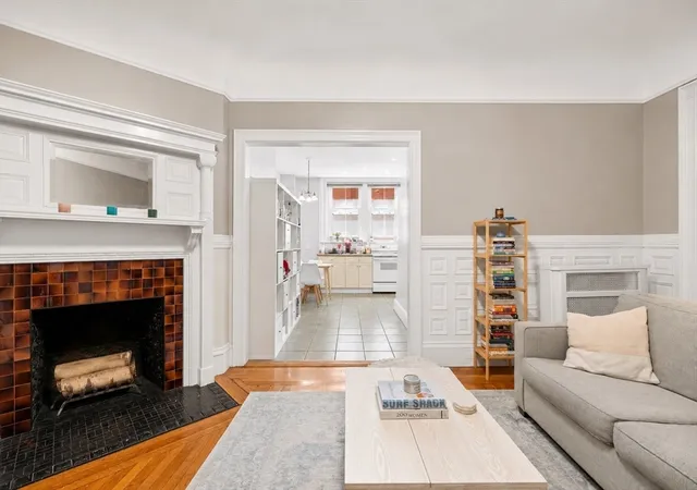 Listing Photo 4 - Condo for sale in building located at 259 Beacon St, Boston, MA 02116 - Unit #23
