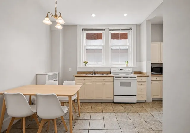Listing Photo 5 - Condo for sale in building located at 259 Beacon St, Boston, MA 02116 - Unit #23