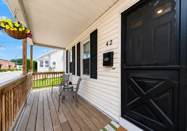 Listing Photo 4 - Condo for sale in building located at 42-44 Grv St, Clinton, MA 01510