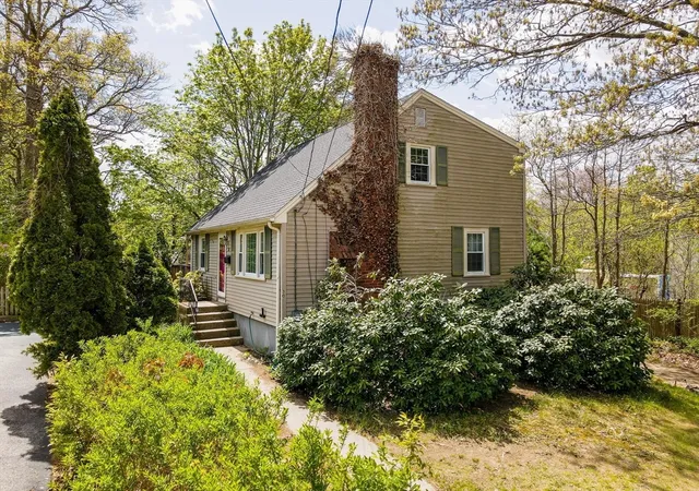 Homes for sale in Weymouth, MA | 30 Whitcomb Terrace, Weymouth, MA 02190 | MLS# 73517344