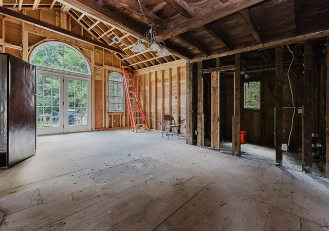 Photo 3 of Single family home for sale at 166 Hull St, Hingham, MA 02043 | MLS# 73562783 | Listing updated on 2026-09-20