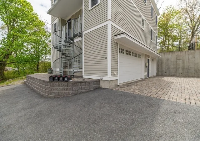 Homes for sale in Gloucester, MA | 302 Western Ave, Gloucester, MA 01930 | Houzeo