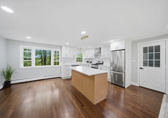 4th image of 29 Dickens St, Nashua, NH 03062 | MLS# 73547947