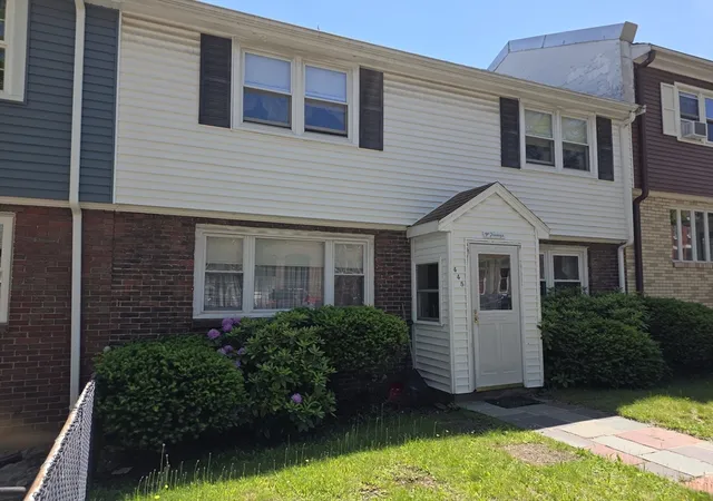 1st image of 445 E 5th St, South Boston, MA 02127 | MLS# 73530683