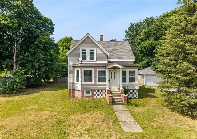 4th image of 88 Cottage St, Mansfield, MA 02048 | MLS# 73548491