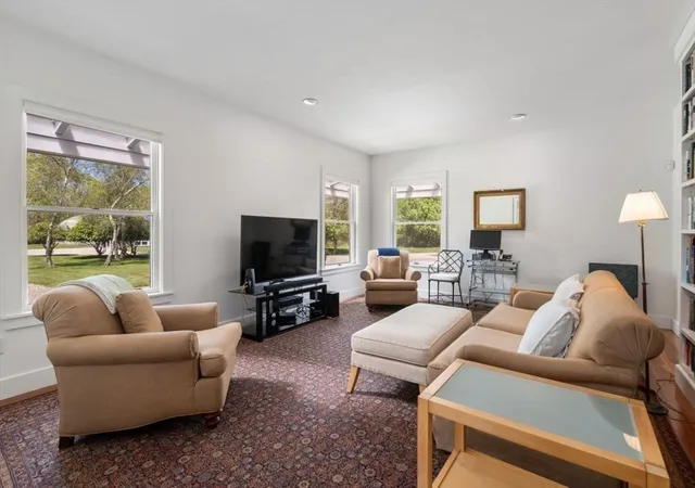 5th image of 1069 Horseneck Rd, Westport, MA 02790 | MLS# 73249522