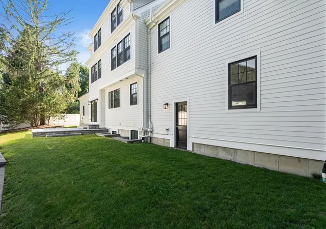37th image of 265 Weston Rd, Wellesley, MA 02482 | MLS# 73552915