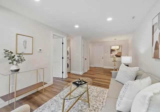 5th image of 5 Bridgeview Circle #12, Tyngsboro, MA 01879 | MLS# 73537399