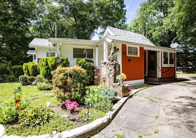 2nd image of 19 Carver St, Whitman, MA 02382 | MLS# 73561279