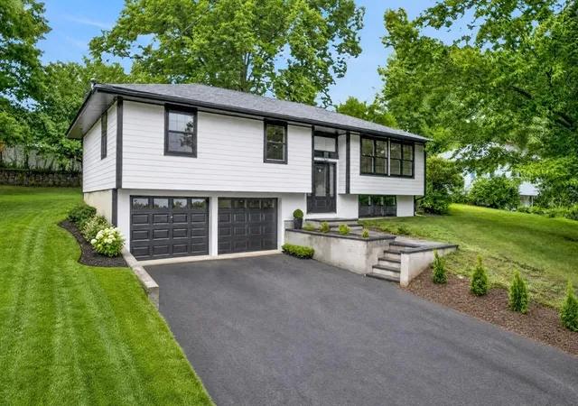 1st image of 601 Winter St, Framingham, MA 01702 | MLS# 73550841