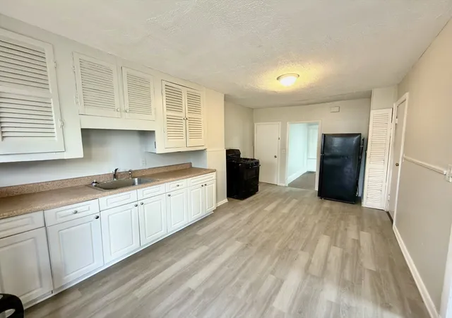 2nd image of 27 Loring St, Springfield, MA 01105 | MLS# 73517329