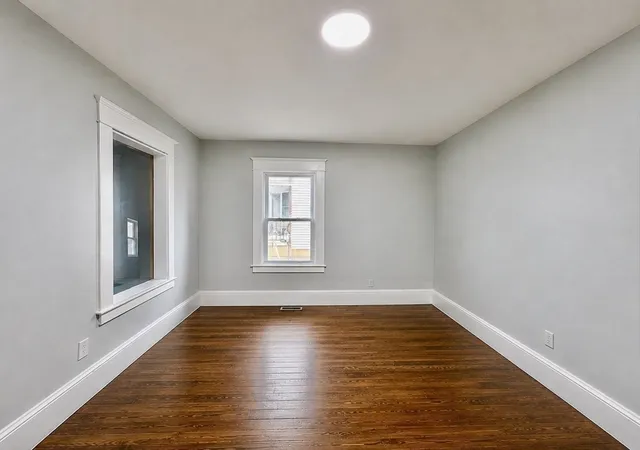 3rd image of 27 Loring St, Springfield, MA 01105 | MLS# 73517329