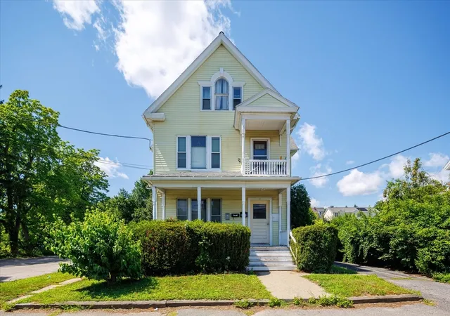 2nd image of 17 Rockdale St, Worcester, MA 01606 | MLS# 73565582