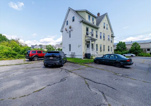 Listing Photo 4 - Condo for sale in building located at 17 Rockdale St, Worcester, MA 01606