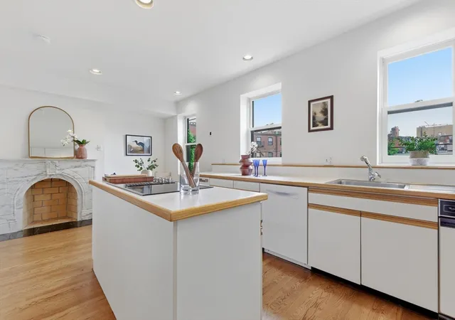 Homes for sale in Boston, MA | 131 Mount Vernon St #2, Boston, MA 02108 | MLS# 73517422