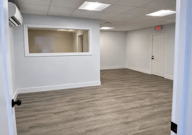 2nd image of 181 183 High St, Holyoke, MA 01040 | MLS# 73534978